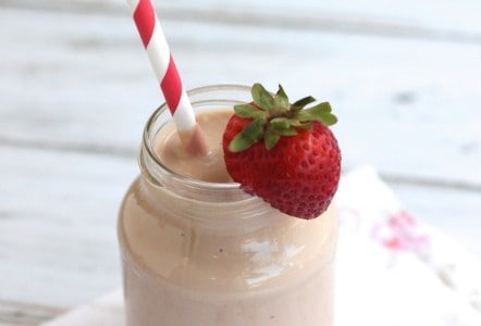 Mocha Strawberry Yogurt Smoothie @createdbydiane