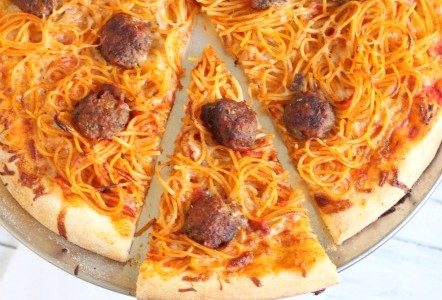 Spaghetti & Meatball Pizza @createdbydiane