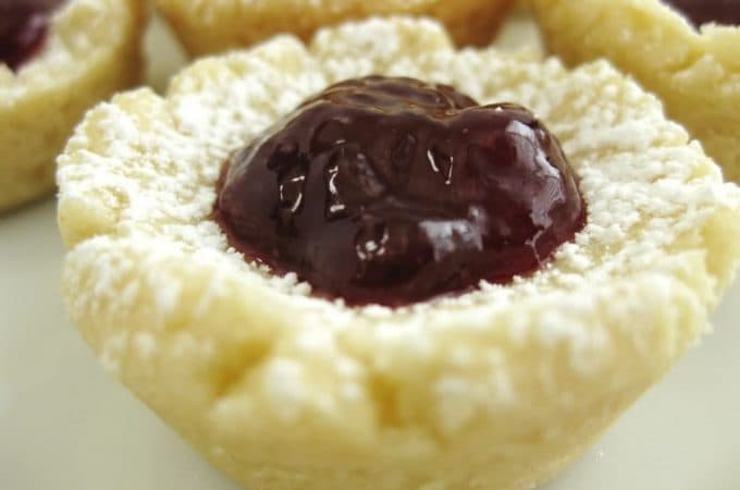 shortbread cookie with jam