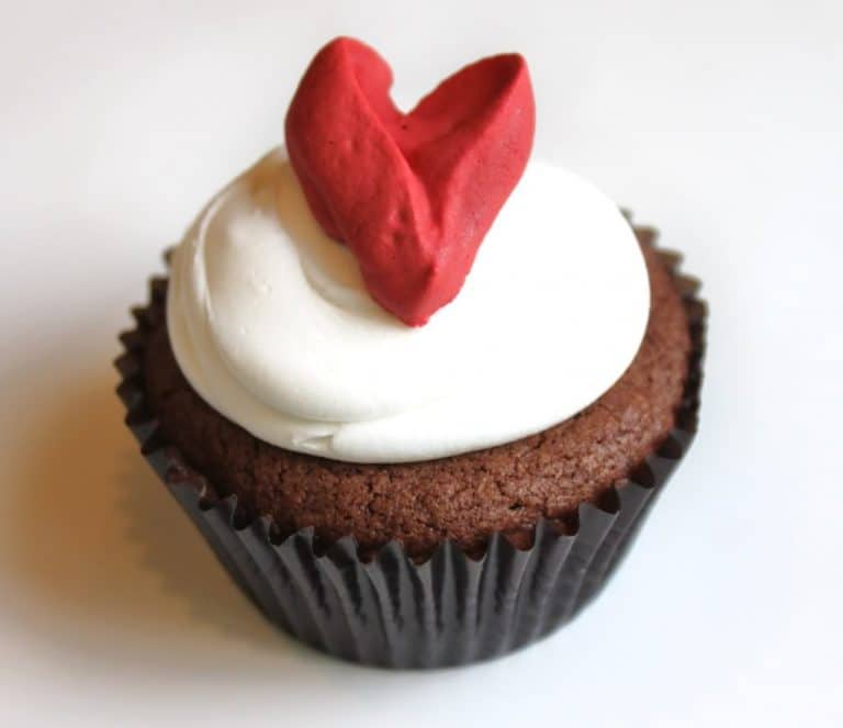 royal icing heart createdbydiane