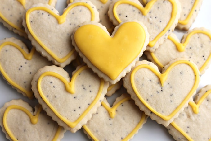 lemon sugar cookies, lemon icing, poppy seeds www.createdbydiane.com