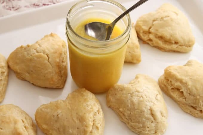 lemon scones and lemon curd