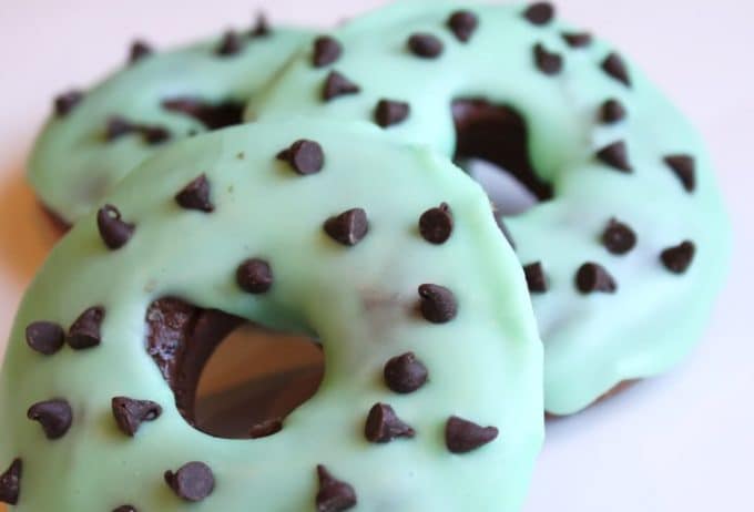 mint-chocolate-donuts