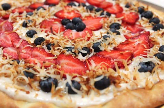 Cheesecake-tasting-fruit-pizza