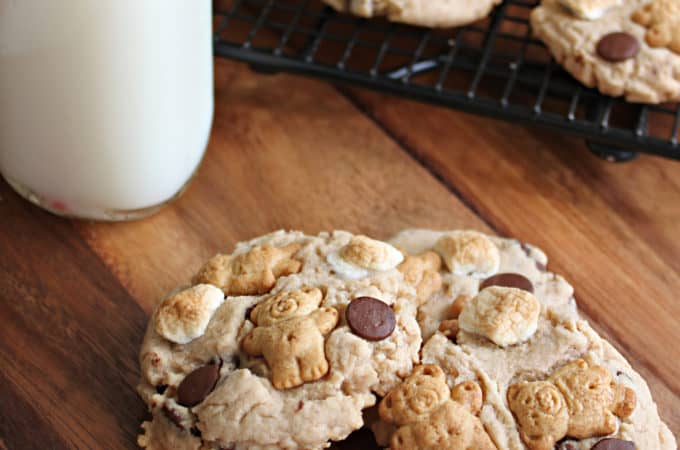 s'more chocolate chip cookies with teddy grahams createdbydiane.com