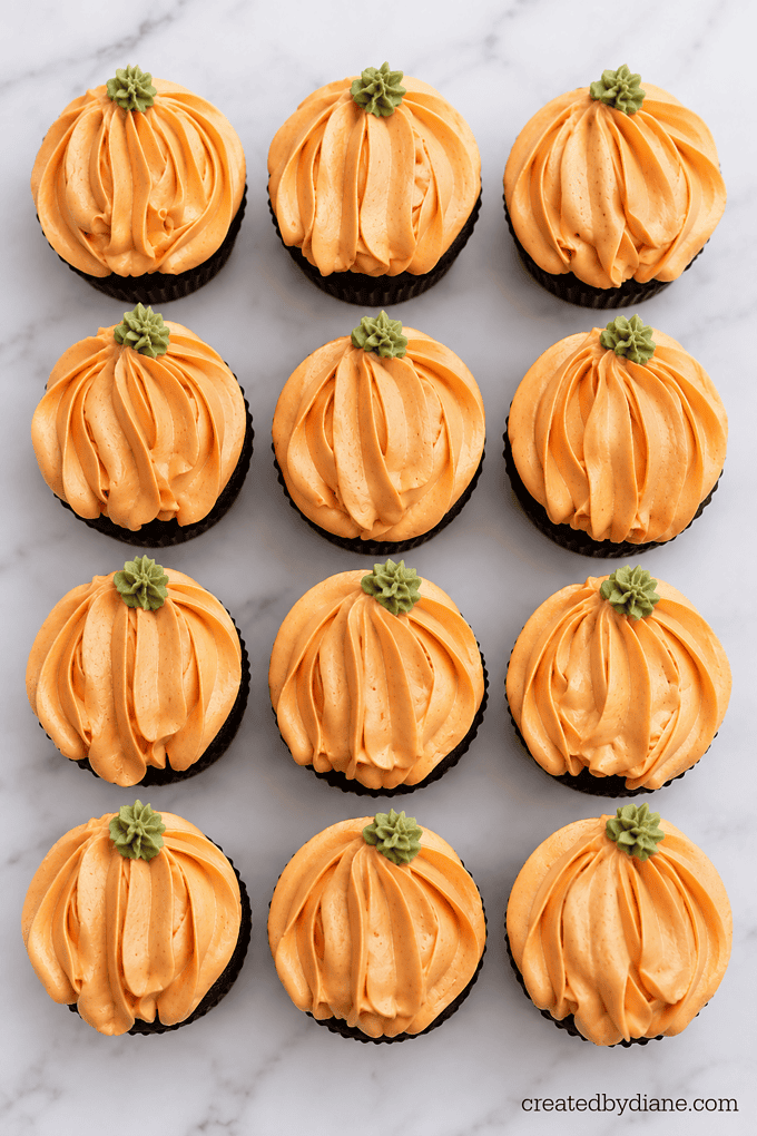 How to Make Pumpkin Chocolate Cupcakes - chocolate pumpkin cupcakes