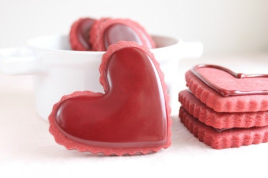 Red-Velvet-Cut-Out-Cookie-Recipe-with-Red-Velvet-Icing-Recipe-530x353