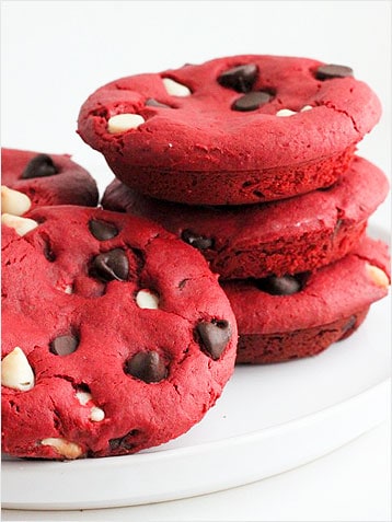 red-velvet-deep-dish-cookies-358