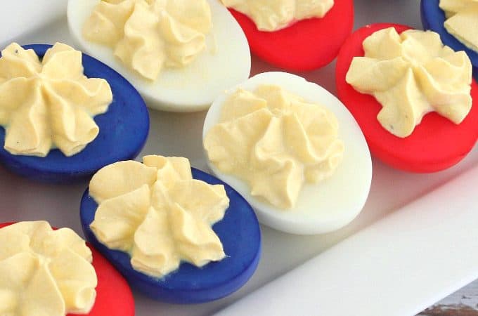 red white and blue deviled eggs #howto #foodcoloring #funfood #patriotic www.createdbydiane.com