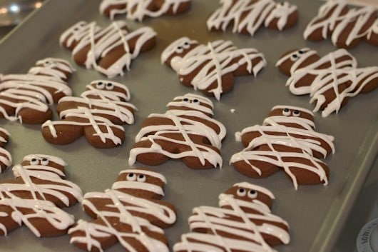 icing cut out cookies