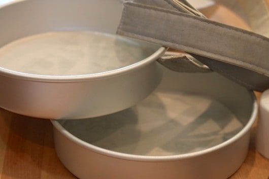 Baking pans for cake