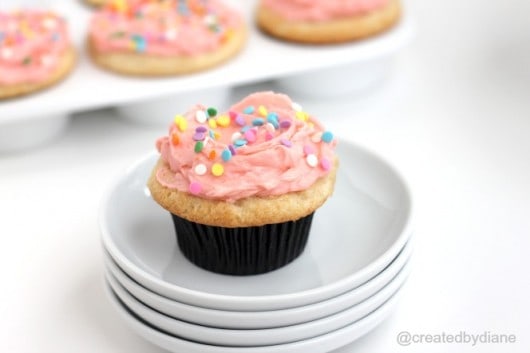 @createdbydiane Vanilla Cupcakes with Pink frosting and sprinkles 