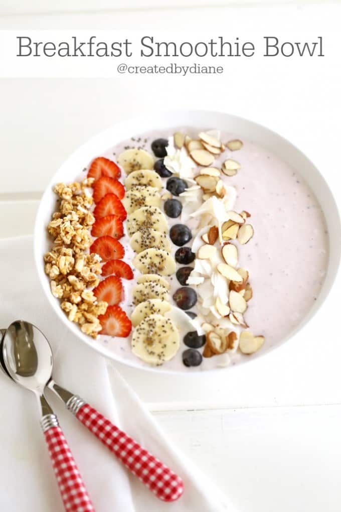 breakfast smoothie bowl