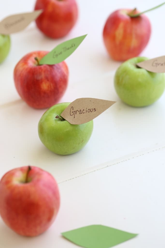 apple-leaf-printable-thanks-gracious-thanksgiving