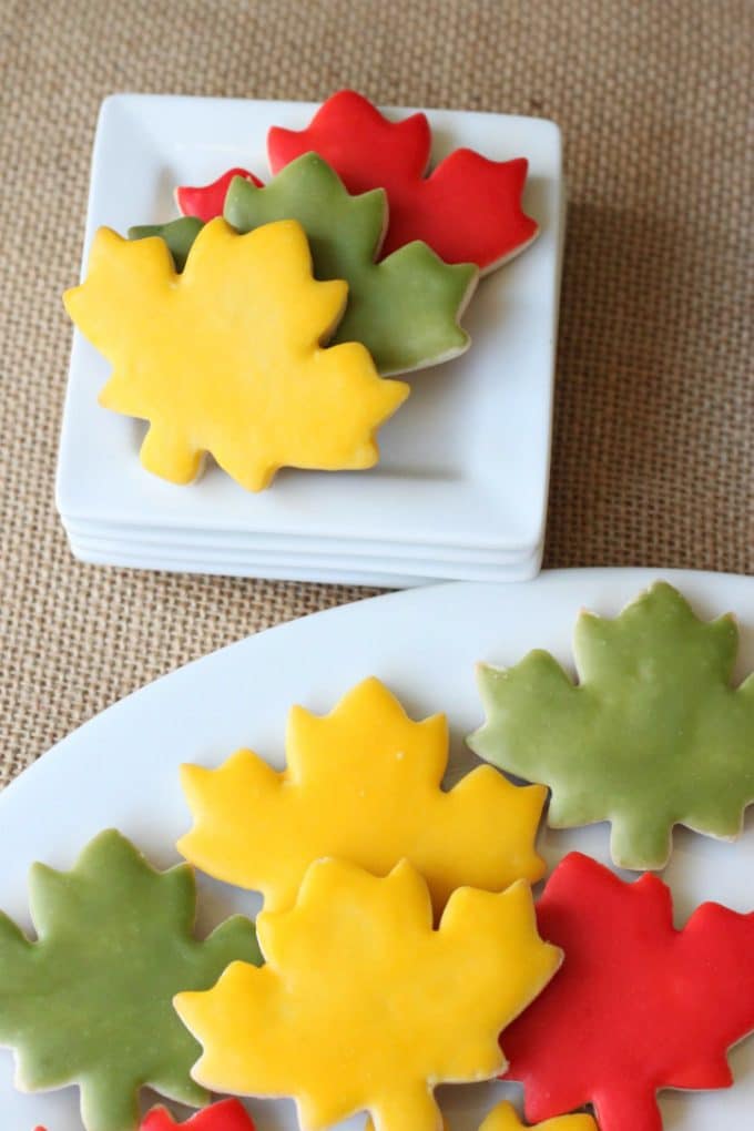 glaze icing on sugar cookies, learn how to ice cookies the EASY way from @createdbydiane