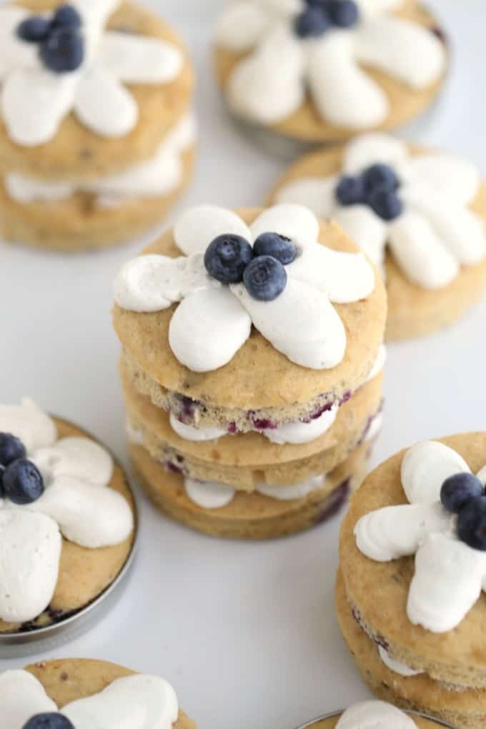 blueberry and banana small cakes