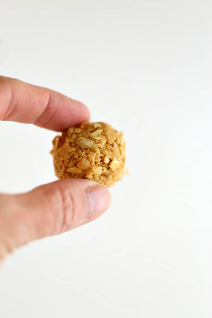 a low cal, healthy fat snack great for dieting, eating better for results www.createdbydiane.com