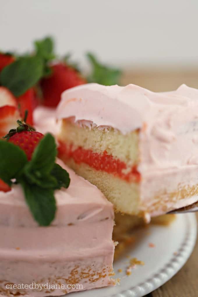 strawberry curd on cake