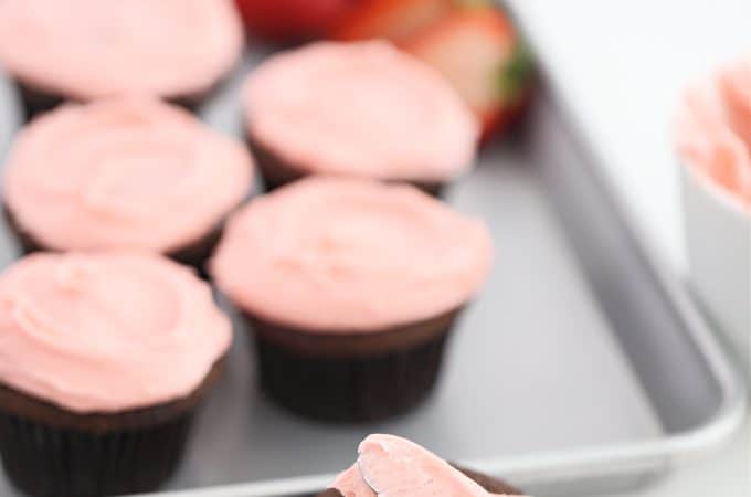 strawberry buttercream frosting recipe