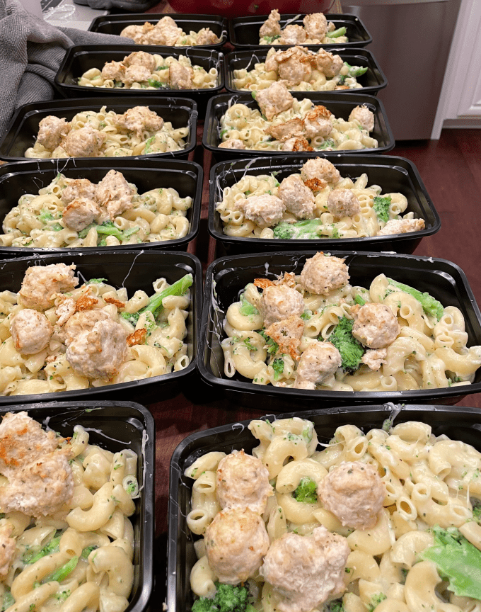 chicken meatballs with knorr alfredo, pasta and broccoli, meal prep createdbydiane.com